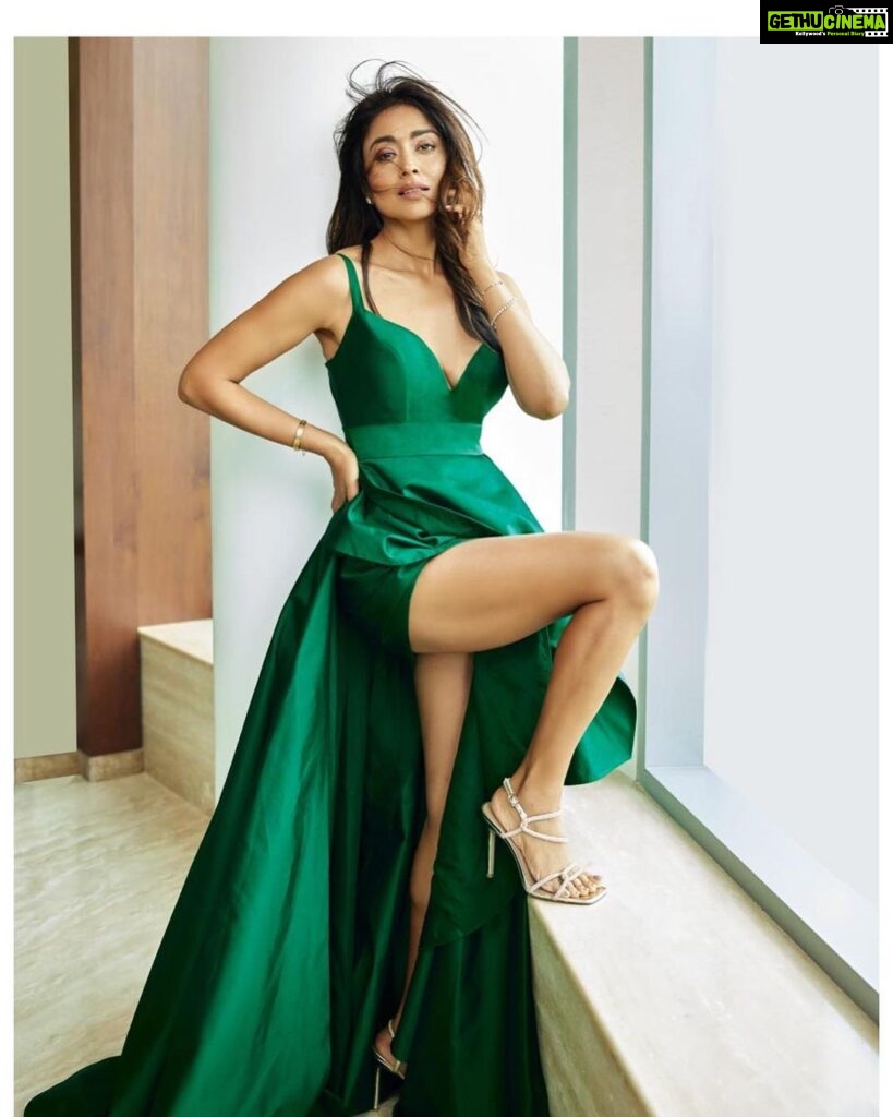 Shriya Saran Instagram - Thank you @soondah_wamu for these stunning pictures . Love being infront of the camera ,when you are behind it. . Thank you @sukritigrover for styling me for chennai press meet for music school Outfit- @shivaniawastyofficial @mintandmilkpr Heels- @stevemaddenindia Styled by- @sukritigrover Assisted by- @vanigupta.23 @simrankumar19 Make up @makeupbymahendra7 Hair @yogitasheth96