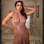 Shriya Saran Instagram – Outfit- @taruntahiliani 
Styled by- @sukritigrover 
Assisted by- @vanigupta.23

Makeup @makeupbymahendra7 
Hair @yogitasheth96 
@anuj16rai 
Photogrpaher @tejaswighagada