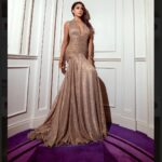 Shriya Saran Instagram - Outfit- @taruntahiliani Styled by- @sukritigrover Assisted by- @vanigupta.23 Makeup @makeupbymahendra7 Hair @yogitasheth96 @anuj16rai Photogrpaher @tejaswighagada
