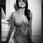 Shriya Saran Instagram - Outfit- @taruntahiliani Styled by- @sukritigrover Assisted by- @vanigupta.23 Makeup @makeupbymahendra7 Hair @yogitasheth96 @anuj16rai Photogrpaher @tejaswighagada