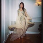 Shriya Saran Instagram - Thank you @sukritigrover for styling me for dubai Outfit- @rudrakshdwivedi Heels- @stevemaddenindia Styled by- @sukritigrover Assisted by- @vanigupta.23 Make up @makeupbymahendra7 Hair @yogitasheth96 @anuj16rai Shot by @tejaswighagada
