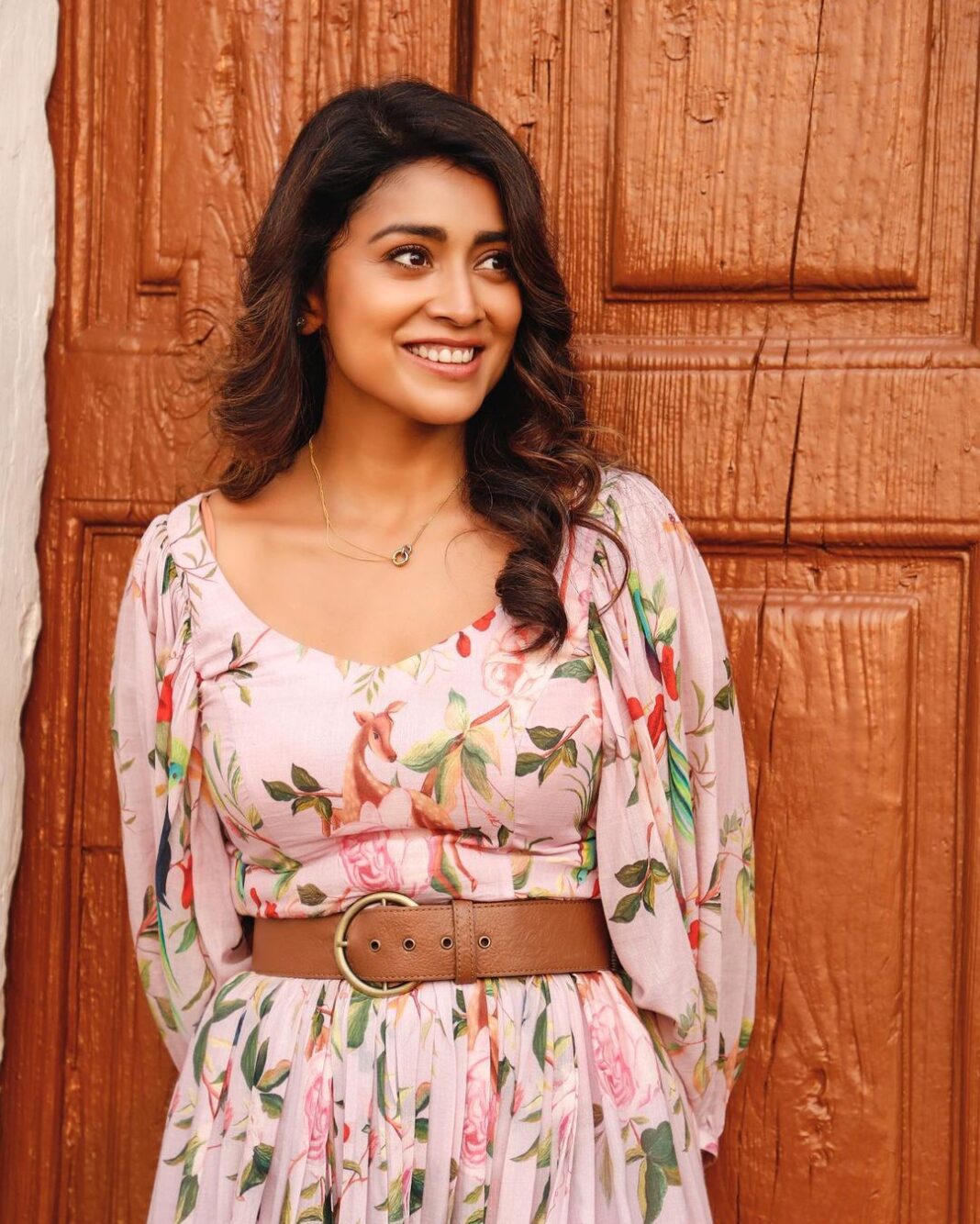 Shriya Saran Instagram - Happy Sunday from music school Releasing on 12 th may