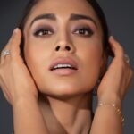 Shriya Saran Instagram - Outfit-@officialsaishashinde Jewellery- @karishma.joolry HMU- @priyanka_sherkar1 @mahendrabymahendra7 Styled by- @sukritigrover thank you for styling me sitting in Bali , last min . Making sure it all worked out Team- @vanigupta.23 @simrankumar19 📸- deepak_das_photography @hellomagindia