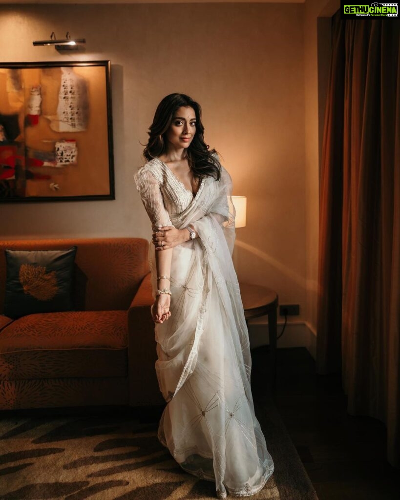 Shriya Saran Instagram - Let there be light , Shot by amazing @deepak_vijay_photography Make up @makeupbymahendra7 Hair @priyanka_sherkar1 Wearing fabulous @sithara_kudige