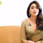 Shriya Saran Instagram - Hello Chennai Makkale 😍 Thrilled to meet you all at Behindwoods Gold Icons 2023 @behindwoodsofficial at the EVP FILM CITY, CHENNAI on APRIL 1st, SATURDAY 2023.📍 BOOK YOUR TICKETS SOON🎟️ https://in.bookmyshow.com/events/behindwoods-gold-icons/ET00352409 #BehindwoodsGoldIcons #BGI2023