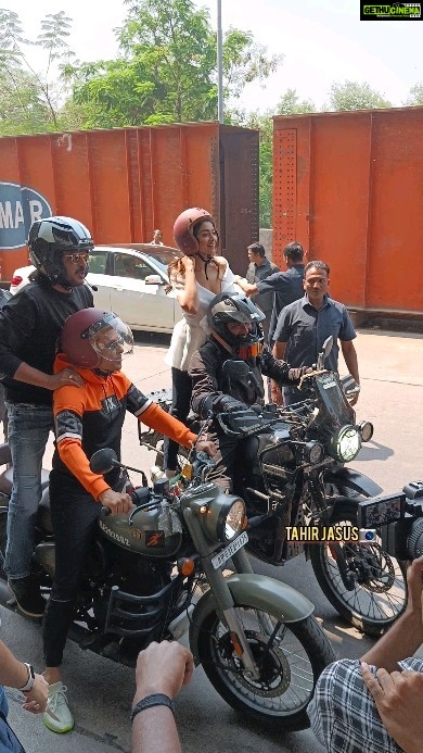 Shriya Saran Instagram - 🏍️🏍️🏍️. . . #shriyasaran @shriya_saran1109 @nimmaupendra #tahirjasus #bollywood