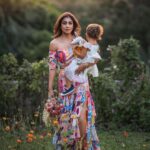 Shriya Saran Instagram - Thank you @portraits_by_sinjita for capturing me with radha . Precious Wearing @payalsinghal for @kabzaamovieofficial promotions . We decided to bring Radha in for some pictures . Make up @makeupbymahendra7 Hair @yogitasheth96