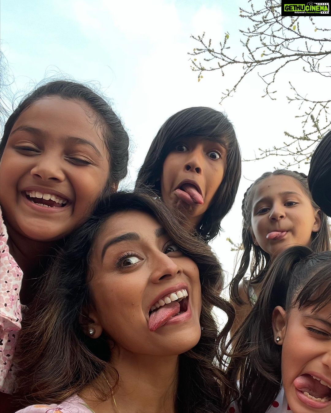 Shriya Saran Instagram - Look at us !!!! This was a fun shoot @paparaobiyyala @yaminifilms Thank you #comingsoon First single from #musicschoolmovie will be out on April 5th to tune you back into joy. An Ilaiyaraaja musical 🎶 #ChaduveChaduvantaaru #PadhteJaoBaccha #MummySollumVaarththa Stay tuned to @adityamusic Hitting the big screens on May 12th ✨ #ilaiyaraaja #ilaiyaraaja75 #ilaiyaraajamusic @yaminifilms @srivenkateswaracreations @dilraju.producer @pvrpictures #paparaobiyyala #musicschoolmovie @adityamusicindia @adityamusictamil @adityamusicteluguofficial @yaminibiyyala @pavijaypoet @drsagargeetkar @thisispriyamali @padmaja.07 @sarathsantoshofficial @nehagirish_ @shriya_saran1109 @sharmanjoshi @singer_shaan @joinprakashraj @mulay.suhasini @benjmingilani @monaambegaonkar @bugskrishna @shrikanth_iyyangar @sutradharactors @imvaquarshaikh @gracy.goswami @ozu.barua @rohanroy_actor @vivaanmunoth @siddhiksha_childartist @karthikeyame @olivia_charan @aa.kalyani @mokshapilli @amritakanjani @shlokareddyy @pratik.baresole @angelvedaswiny_official_ @vinitasuranaofficial @ram_baresole mollyy_011 @divitwho @pranathi_mandapati @akshara_venkateshwar_ @ammudancer_official_ @sanjhi_02 @dancer_venkatesh_ @childactor_harshit @deohanskiran @raagareddy @kmrajeev.nair @amrit.pritam_official @deba_chang @vrsiddareddy @akshaybalsaraf @wallsandtrends @anilandbhanu @vamsikaka @sunnybakshiinmumbai @sanchitatrivedi @idhyahmedia