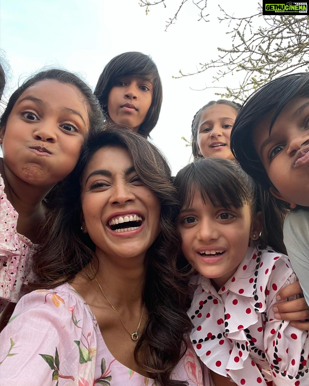 Shriya Saran Instagram - Look at us !!!! This was a fun shoot @paparaobiyyala @yaminifilms Thank you #comingsoon First single from #musicschoolmovie will be out on April 5th to tune you back into joy. An Ilaiyaraaja musical 🎶 #ChaduveChaduvantaaru #PadhteJaoBaccha #MummySollumVaarththa Stay tuned to @adityamusic Hitting the big screens on May 12th ✨ #ilaiyaraaja #ilaiyaraaja75 #ilaiyaraajamusic @yaminifilms @srivenkateswaracreations @dilraju.producer @pvrpictures #paparaobiyyala #musicschoolmovie @adityamusicindia @adityamusictamil @adityamusicteluguofficial @yaminibiyyala @pavijaypoet @drsagargeetkar @thisispriyamali @padmaja.07 @sarathsantoshofficial @nehagirish_ @shriya_saran1109 @sharmanjoshi @singer_shaan @joinprakashraj @mulay.suhasini @benjmingilani @monaambegaonkar @bugskrishna @shrikanth_iyyangar @sutradharactors @imvaquarshaikh @gracy.goswami @ozu.barua @rohanroy_actor @vivaanmunoth @siddhiksha_childartist @karthikeyame @olivia_charan @aa.kalyani @mokshapilli @amritakanjani @shlokareddyy @pratik.baresole @angelvedaswiny_official_ @vinitasuranaofficial @ram_baresole mollyy_011 @divitwho @pranathi_mandapati @akshara_venkateshwar_ @ammudancer_official_ @sanjhi_02 @dancer_venkatesh_ @childactor_harshit @deohanskiran @raagareddy @kmrajeev.nair @amrit.pritam_official @deba_chang @vrsiddareddy @akshaybalsaraf @wallsandtrends @anilandbhanu @vamsikaka @sunnybakshiinmumbai @sanchitatrivedi @idhyahmedia