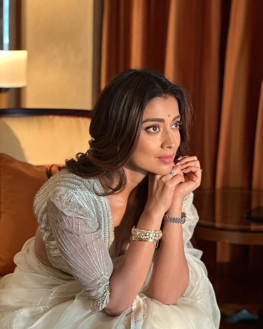 Shriya Saran Instagram - Grateful for your love @sithara_kudige @priyanka_sherkar1 @priyanka_sherkar1 @deepak_vijay_photography @kabzaamovieofficial