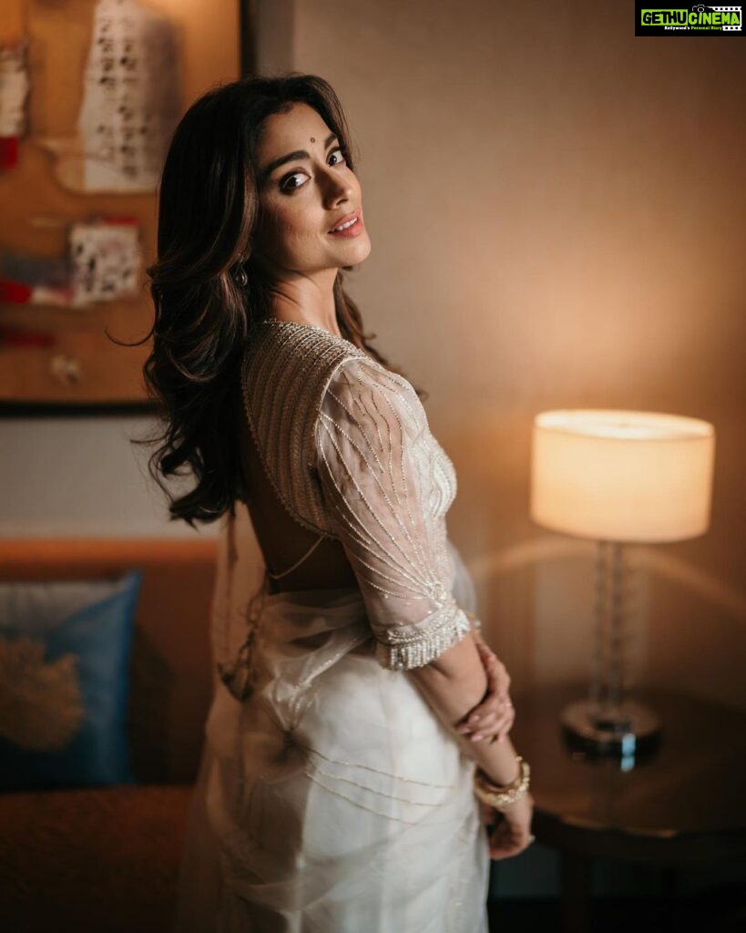 Shriya Saran Instagram - Let there be light , Shot by amazing @deepak_vijay_photography Make up @makeupbymahendra7 Hair @priyanka_sherkar1 Wearing fabulous @sithara_kudige