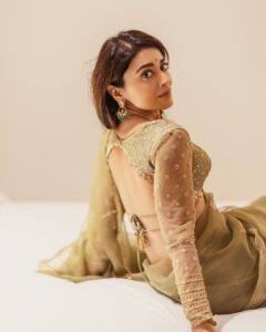 Shriya Saran Instagram - Thank you @sithara_kudige for creating these beautiful outfits . Love your sarees and absolutely love your blouses . They are perfect 

Thank you @arunprasath_photography for taking time out and shooting these pictures . 
Make up @mukeshpatilmakeup 
Hair @priyanka_sherkar1 

For @kabzaamovieofficial promotions 

@kabzaamovieofficial releasing on the 17 th of March