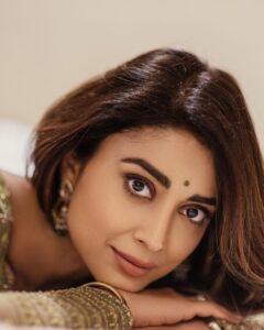 Shriya Saran Instagram - Thank you @sithara_kudige for creating these beautiful outfits . Love your sarees and absolutely love your blouses . They are perfect 

Thank you @arunprasath_photography for taking time out and shooting these pictures . 
Make up @mukeshpatilmakeup 
Hair @priyanka_sherkar1 

For @kabzaamovieofficial promotions 

@kabzaamovieofficial releasing on the 17 th of March