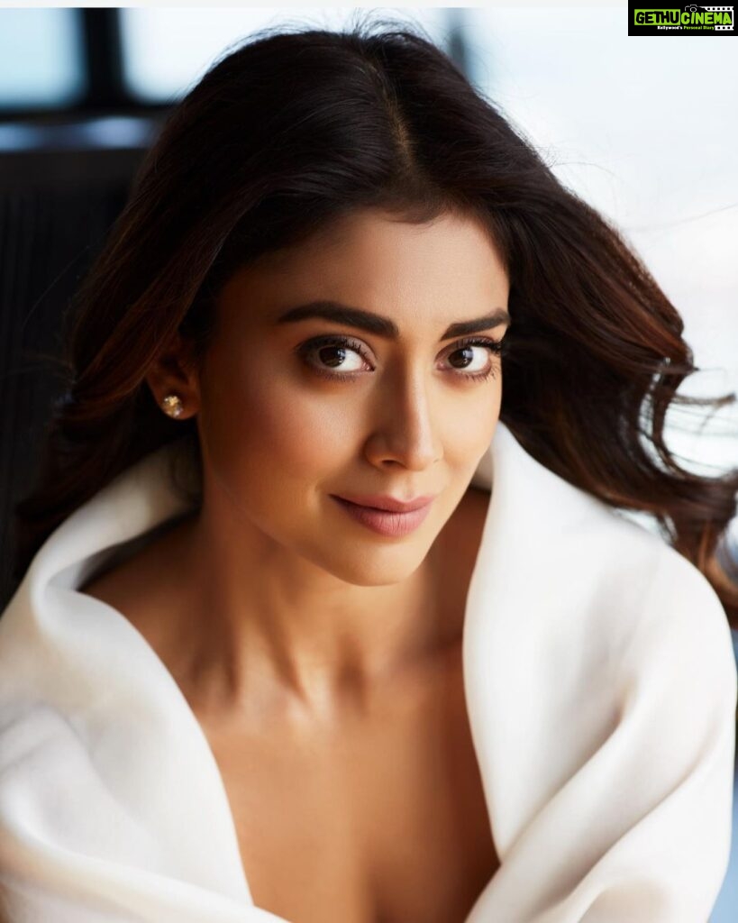 Shriya Saran Instagram - @kabzaamovieofficial promotions. Excited !!!! 17 th march @kabzaamovieofficial #riseofgangster #panindia #indianmovies #grateful Big day !!!! Photographer @venurasuri Wearing @gauriandnainika Make up @makeupbymahendra7 Hair @priyanka_sherkar1 Management @media9manoj Shot at @westinhyderabad Jwellery @anitadongre bracelet This bracelet spearheads the Promise of Hope initiative, which is a joint mission of Anita Dongre and CITTA. It is designed to support and sustain the education of girl students at the Rajkumari Ratnavati Girls School in Jaisalmer. When you purchase it, you empower young women to dream and create their best lives. Crafted from sterling silver and plated in gold, 100% of the proceeds from sales are donated to the school.