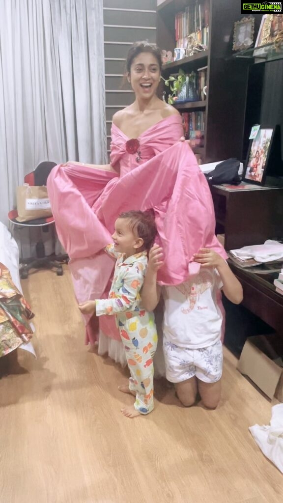 Shriya Saran Instagram - Costume trials with oil in hair , sleepy head . Radha and kimaya peek a boo