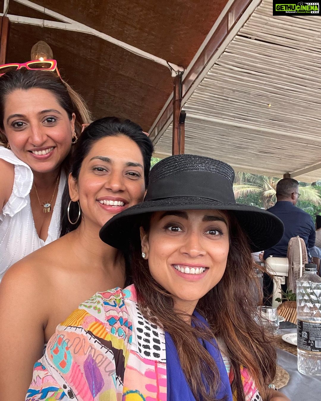 Shriya Saran Instagram - A day in Goa !!!! So worth it , thank you Love you guys @dhrutidave @rahullings @therahulaggarwal @suparnamoitra_