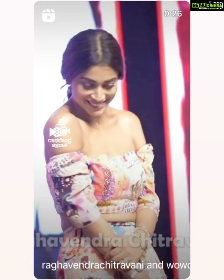 Shriya Saran Instagram - For @kabzaamovieofficial Wearing @payalsinghal @makeupbymahendra7 @yogitasheth96