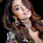 Shriya Saran Instagram - For the cover of @youandimag @youandimagweddings Interview by @niharika.keerthi On the cover: @shriya_saran1109 Photographer: @nikhilshenoyphoto Stylist: @juhi.ali Outfit: @rockystarofficial Jewellery: @irasvafinejewellery Make-up: @makeupbymahendra7 Hair: @priyanka_sherkar1 Location: @hyattcentricjuhu PR Agency: @hypenq_pr Videographer: @ziaulhaque Co-ordinated by: @nadiiaamalik Videographer: @ziaulhaque