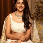 Shriya Saran Instagram – Shriya Saran speaks about her experience working with Ajay Devgn, one of Bollywood’s gems and a legend. “With Ajay Devgan, I have worked in Drishyam 1, Drishyam 2 and RRR. Thankfully with Krishna’s blessings, they have all been very big hits. It was a pleasure working with someone as trained and as articulate as he is.”
.
Actress – Shriya Saran @shriya_saran1109
Magazine – L’utopia Magazine @lutopiamagazine 
Founder/Editor-in-chief – Aparajita Jaiswal @davis_griffo
Co-founder – Rahul Kumar @thewildstallion.in
Outfit: @faabiianaofficial 
Jewellery: @charujewels
Photographer: Rahul Kumar @thewildstallion.in
Stylist : @suraj_singhamour 
Videographer: @mr.nee_khill 
Makeup: @makeupbymahendra7
Hair: @priyanka_sherkar1
Styling asst: @khuusshhbboo
PR Agency: @hypenq_pr
Photo Editor: @hqbe_retouch
Video Editor: @im_akashargade
Location – @holidayinnmumbai 
.
.
.
.
#celebritycover #magazinecover #cover #magazine #actress #celebrity #press #media #coverstory #feature #publish #lutopia #lutopiamagazine #model Holiday Inn Mumbai International Airport