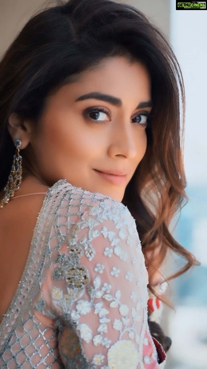 Shriya Saran Instagram - Thank you @lava_kush_ for this video. Love it Thank you @falgunishanepeacockindia for this absolutely amazing saree . For @kabzaamovieofficial music launch . @editingadda7 @coloristdollysekhar thank you π Make up @makeupbymahendra7 Hair @priyanka_sherkar1 @media9manoj @neerjasaran gifted me those earrings years ago . Memories