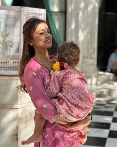 Shriya Saran Instagram - Thank you @shikhab4u for this picture .
Krishna’s blessings