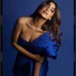 Shriya Saran Instagram - Thank you, Grateful 😇 Outfit- @rimzimdaduofficial Jewellery- @misho_designs Styled by- @anishagandhi3 & @rochelledsa Photography- @harshphotography11 Make up @praveenmakeup Hair @priyanka_sherkar1