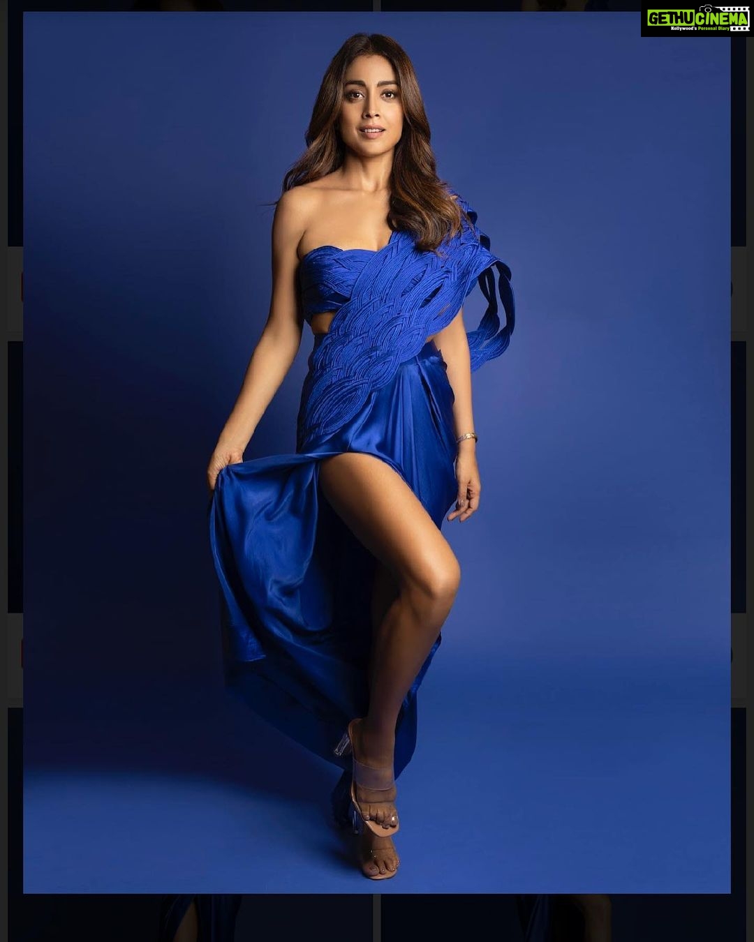 Shriya Saran Instagram - Thank you, Grateful π Outfit- @rimzimdaduofficial Jewellery- @misho_designs Styled by- @anishagandhi3 & @rochelledsa Photography- @harshphotography11 Make up @praveenmakeup Hair @priyanka_sherkar1