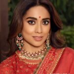 Shriya Saran Instagram - Everyone loves seeing Shriya and her relationship with Radha on her Instagram. She speaks very fondly of her as she says, “‘The mother’ has changed everything in me. Radha is everything to me. She’s my life, she’s my sunshine." . Actress - Shriya Saran @shriya_saran1109 Magazine - L’utopia Magazine @lutopiamagazine  Founder/Editor-in-chief - Aparajita Jaiswal @davis_griffo Co-founder - Rahul Kumar @thewildstallion.in Outfit: @trisvaraa  Earrings and Necklace:@the_chandi_studio  Bangles and Rings: @rubans.in Photographer: Rahul Kumar @thewildstallion.in Stylist : @suraj_singhamour  Videographer: @mr.nee_khill  Makeup: @makeupbymahendra7 Hair: @priyanka_sherkar1 Styling asst: @khuusshhbboo PR Agency: @hypenq_pr Photo Editor: @hqbe_retouch Video Editor: @im_akashargade Location - @holidayinnmumbai  . . . . #celebritycover #magazinecover #cover #magazine #actress #celebrity #press #media #coverstory #feature #publish #lutopia #lutopiamagazine #model Holiday Inn Mumbai International Airport