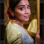 Shriya Saran Instagram - Lost in the world of @kabzaamovieofficial Dop @ajshetty Make up @makeupbymahendra7 Hair @priyanka_sherkar1 Outfit @sithara_kudige Thank you @kabzaamovieofficial @gajraj_jewellers