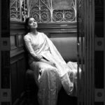 Shriya Saran Instagram - Lost in the world of @kabzaamovieofficial Dop @ajshetty Make up @makeupbymahendra7 Hair @priyanka_sherkar1 Outfit @sithara_kudige Thank you @kabzaamovieofficial @gajraj_jewellers