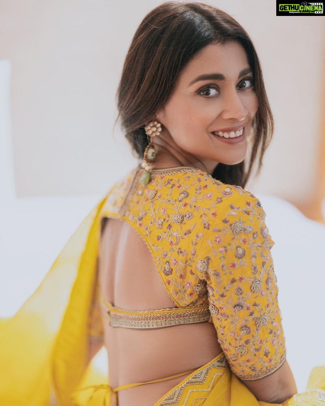 Shriya Saran - 341.5K Likes - Most Liked Instagram Photos
