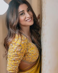 Shriya Saran Instagram - Thank you @sithara_kudige for this stunning yellow saree. I absolutely love it . 
Thank you @praveenmakeup 
@priyanka_sherkar1 for hair make up 

Thank you @arunprasath_photography for pictures. 

Thank you 
@rchandrumovies for making me part of @kabzaamovieofficial