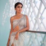 Shriya Saran Instagram – Wearing @monishajaising styled by @sukritigrover 
Make up by amazing @makeupbymahendra7 
For @iifa 
It’s always fun to be at @iifa 

Photography: @anoop.devaraj
Photography Team: @dhirajsmahajan