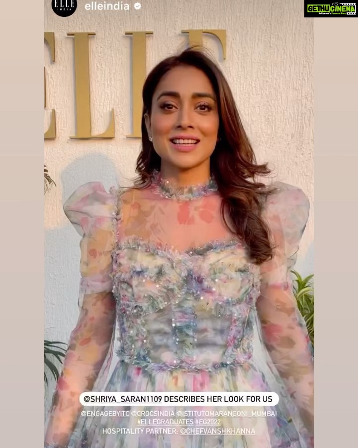 Shriya Saran Instagram - Love this outfit by @gauriandnainika Already wore it twice ! To all you pretty girls , you love your outfit , repeat it ! Recycle it . Sustainability is the key ! Thank you @elleindia for a fab afternoon Make up @mukeshpatilmakeup Hair @priyanka_sherkar1 Photographer @shubhammandhyanphotography