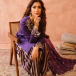 Shriya Saran Instagram - 𝗠𝗼𝗱𝗲𝗿𝗻 𝗠𝘂𝗴𝗵𝗮𝗹𝘀 | 𝙏𝙝𝙚 𝙋𝙎 𝙄𝙘𝙤𝙣 𝙀𝙙𝙞𝙩𝙞𝙤𝙣 “ @shriya_saran1109 𝘪𝘴 𝘰𝘯𝘦 𝘰𝘧 𝘵𝘩𝘦 𝘤𝘰𝘰𝘭𝘦𝘴𝘵 𝘨𝘪𝘳𝘭𝘴 𝘺𝘰𝘶’𝘭𝘭 𝘦𝘷𝘦𝘳 𝘤𝘰𝘮𝘦 𝘢𝘤𝘳𝘰𝘴𝘴 — 𝘴𝘩𝘦 𝘪𝘴 𝘱𝘭𝘢𝘺𝘧𝘶𝘭, 𝘧𝘶𝘯, 𝘪𝘯𝘥𝘪𝘷𝘪𝘥𝘶𝘢𝘭𝘪𝘴𝘵𝘪𝘤 𝘢𝘯𝘥 𝘸𝘦𝘢𝘳𝘴 𝘩𝘦𝘳 𝘩𝘦𝘢𝘳𝘵 𝘰𝘯 𝘩𝘦𝘳 𝘴𝘭𝘦𝘦𝘷𝘦𝘴. 𝘚𝘩𝘦 𝘴𝘸𝘦𝘢𝘳𝘴 𝘣𝘺 𝘗𝘚 𝘧𝘰𝘳 𝘩𝘦𝘳 𝘰𝘧𝘧-𝘥𝘶𝘵𝘺 𝘴𝘵𝘺𝘭𝘦. 𝘏𝘦𝘳 𝘱𝘦𝘳𝘴𝘰𝘯𝘢𝘭 𝘴𝘵𝘺𝘭𝘦 𝘪𝘴 𝘷𝘦𝘳𝘺 𝘮𝘰𝘥𝘦𝘳𝘯, 𝘢𝘯𝘥 𝘵𝘩𝘢𝘵’𝘴 𝘸𝘩𝘢𝘵 𝘸𝘦’𝘷𝘦 𝘵𝘳𝘪𝘦𝘥 𝘵𝘰 𝘤𝘢𝘱𝘵𝘶𝘳𝘦 𝘸𝘪𝘵𝘩 𝘵𝘩𝘪𝘴 𝘤𝘢𝘮𝘱𝘢𝘪𝘨𝘯.” — 𝘗𝘢𝘺𝘢𝘭 𝘚𝘪𝘯𝘨𝘩𝘢𝘭 Shriya Saran Purple satin embroidered kurta with georgette banarasi gold stripe salwar and mukaish organza dupatta, from the SS’23 ‘Modern Mughals’ collection. 𝗡𝗢𝗪 𝗔𝗩𝗔𝗜𝗟𝗔𝗕𝗟𝗘 𝗢𝗡𝗟𝗜𝗡𝗘 at www.payalsinghal.com 𝗔𝗻𝗱 𝗮𝘁 𝘁𝗵𝗲 𝗻𝗲𝘄𝗹𝘆 𝗹𝗮𝘂𝗻𝗰𝗵𝗲𝗱 𝗞𝗮𝗹𝗮 𝗚𝗵𝗼𝗱𝗮 𝗦𝘁𝗼𝗿𝗲: Payal Singhal, Ground Floor, Bhogilal Hargovindas Bldg, 18/20, K Dubash Marg, Kala Ghoda, Fort, Mumbai, 400018 For shopping assistance: Email: cs@payalsinghal.com Call/WhatsApp: +91 9321578764 Jewellery @tyaanijewellery Shot by @porus.vimadalal Styled by @prayag.menon HMU by @inherchair #PSatKG #PSFullCircle #NewCollection #StoreLaunch #ModernMughals #PSIcons #MuseMagic #NewLaunch #PSBride #PSGirlsAroundTheWorld #FittedLehenga #Indowestern #Royal #PurpleLove #ShriyaSaran