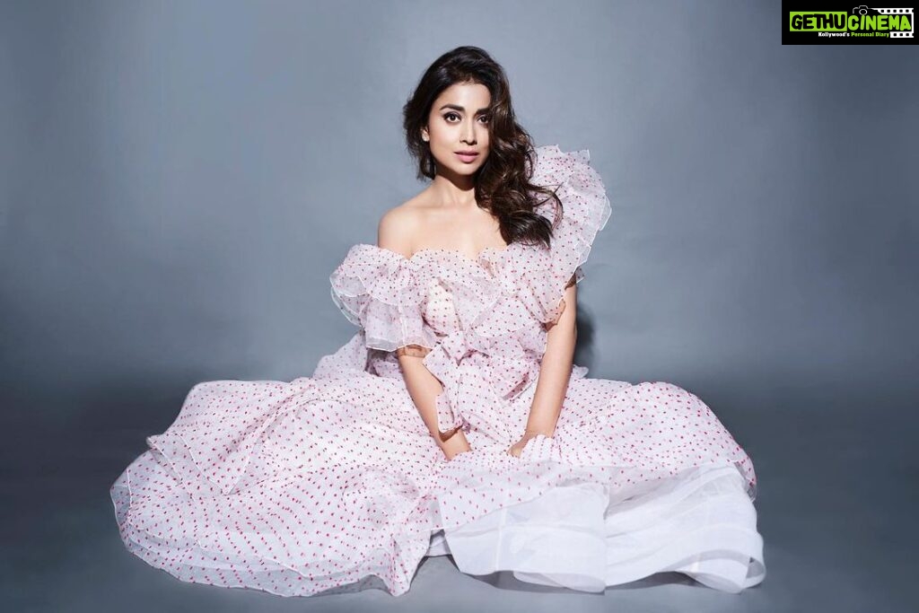 Shriya Saran Instagram - Pretty in pink Yesterday in delhi for music school promotions Wearing @gauriandnainika Makeup @makeupbymahendra7 Hair @yogitasheth96 Shot by @venurasuri