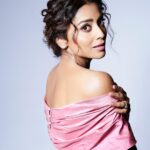 Shriya Saran Instagram - Outfit @gauriandnainika Make up @makeupbymahendra7 Hair @yogitasheth96 Photographer @venurasuri Nails @_teasedrybar
