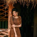 Shruthi Rajanikanth Instagram - Chocolate 🍫 📸 @amalrajsby Mua @stylishladies_saloon_and_spa costume @alank_ritaboutique