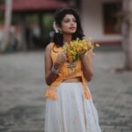 Shruthi Rajanikanth Instagram - Vishu morning 🌼🦋 📸 @_twilightweddingstories mua @magnificentmakeupstudio