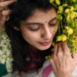Shruthi Rajanikanth Instagram - Wishing you all a peaceful vishu ✨🌼🌻 📸 @the_______survivor
