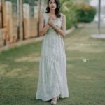 Shruthi Rajanikanth Instagram - 🍃🍃 breeze🍃🍃 📸 @aline_varghese_joseph Costume @anmazingfactory Mua @sooryakrishna Edits @colour_gallery ST @nomadic_frames