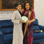 Shruthi Rajanikanth Instagram - Had a wonderful time at seemati... Do visit calicut showroom.. Its a wonder😍❤ @seemattitextiles @beenaseematti #seematti #seematticrafted #calicut #seematticalicut #letswelcomehappiness #launched #fashion #fashionstyle #shopping #newstore #sarees #weddingsarees #lehengas #kancheepuramattires #lacha #sharara #salwars #churidars #gowns