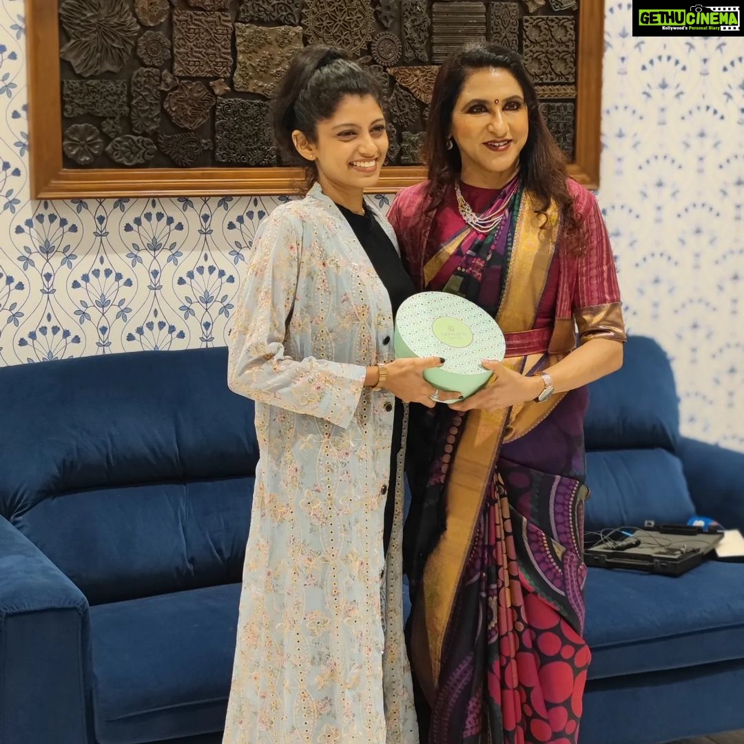 Shruthi Rajanikanth Instagram - Had a wonderful time at seemati... Do visit calicut showroom.. Its a wonder😍❤ @seemattitextiles @beenaseematti #seematti #seematticrafted #calicut #seematticalicut #letswelcomehappiness #launched #fashion #fashionstyle #shopping #newstore #sarees #weddingsarees #lehengas #kancheepuramattires #lacha #sharara #salwars #churidars #gowns