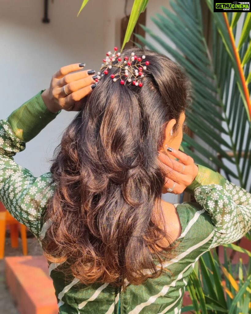 Shruthi Rajanikanth Instagram - In love with this hair barouche ❤ @thethread0flove thank you 😍