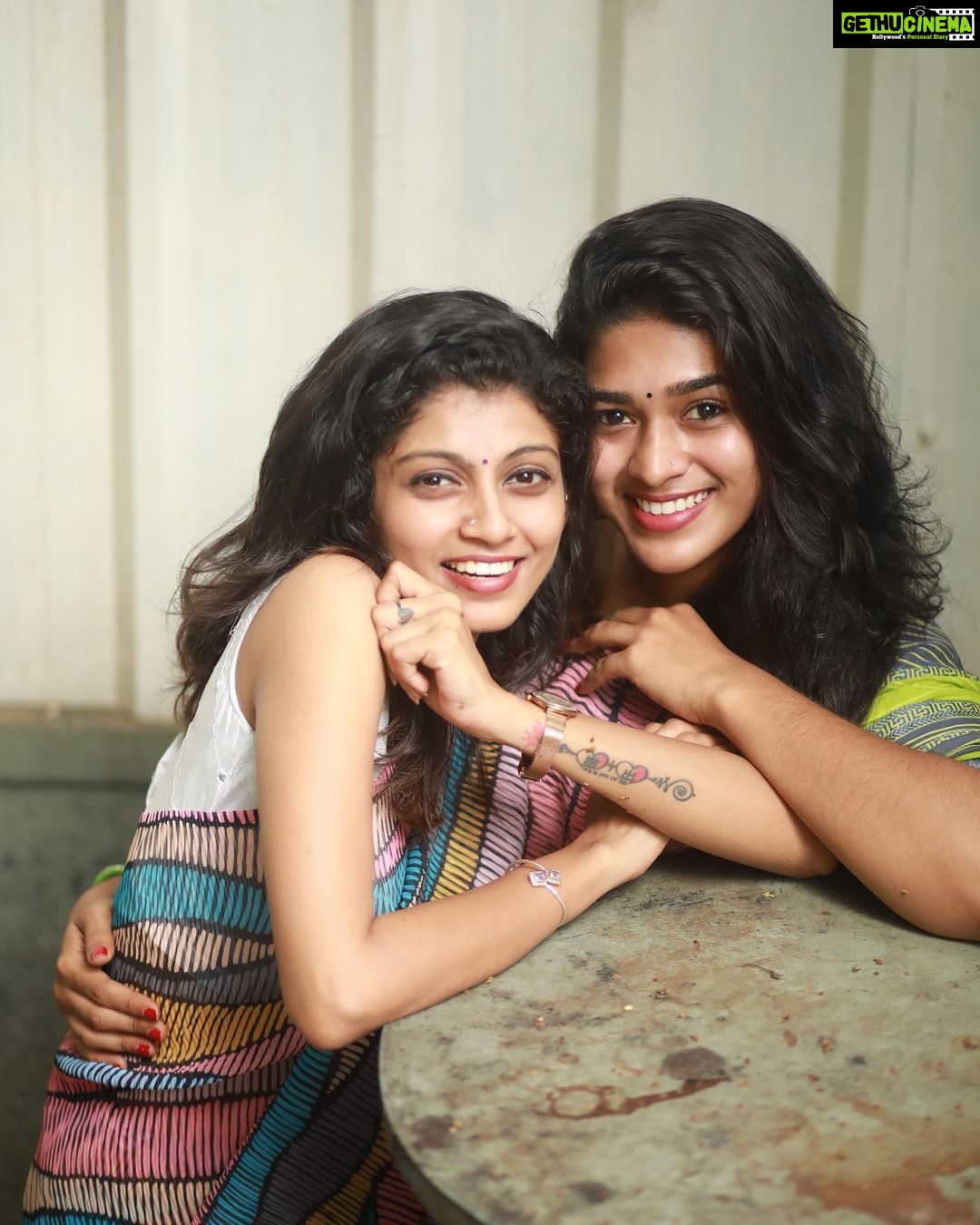 Shruthi Rajanikanth Instagram - Two decades of friendship still feels same🦋❤️ @dr_aathiraharikumar 📸 @adil.shan_