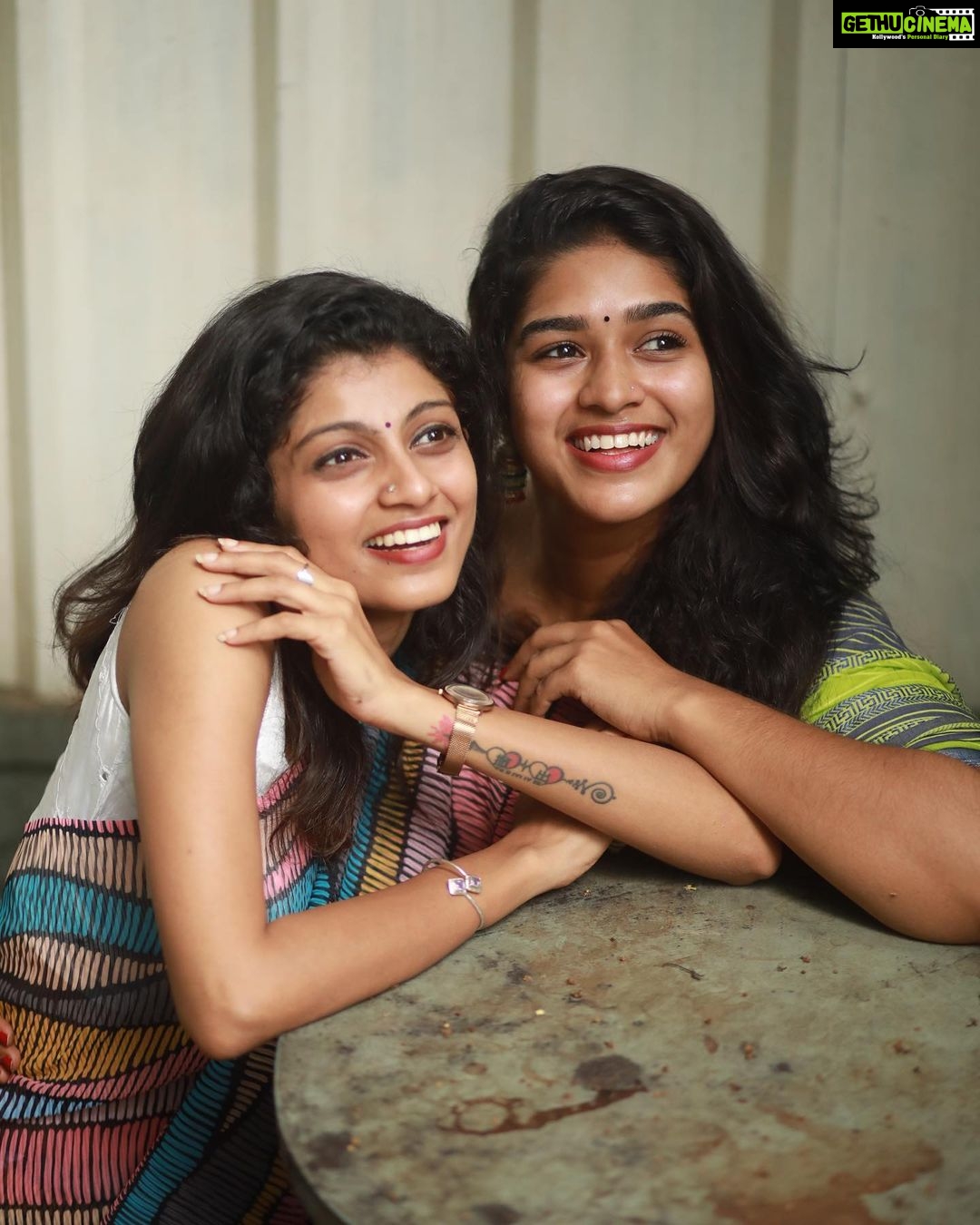 Shruthi Rajanikanth Instagram - Two decades of friendship still feels same🦋❤️ @dr_aathiraharikumar 📸 @adil.shan_