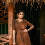 Shruthi Rajanikanth Instagram - Chocolate 🍫 📸 @amalrajsby Mua @stylishladies_saloon_and_spa costume @alank_ritaboutique