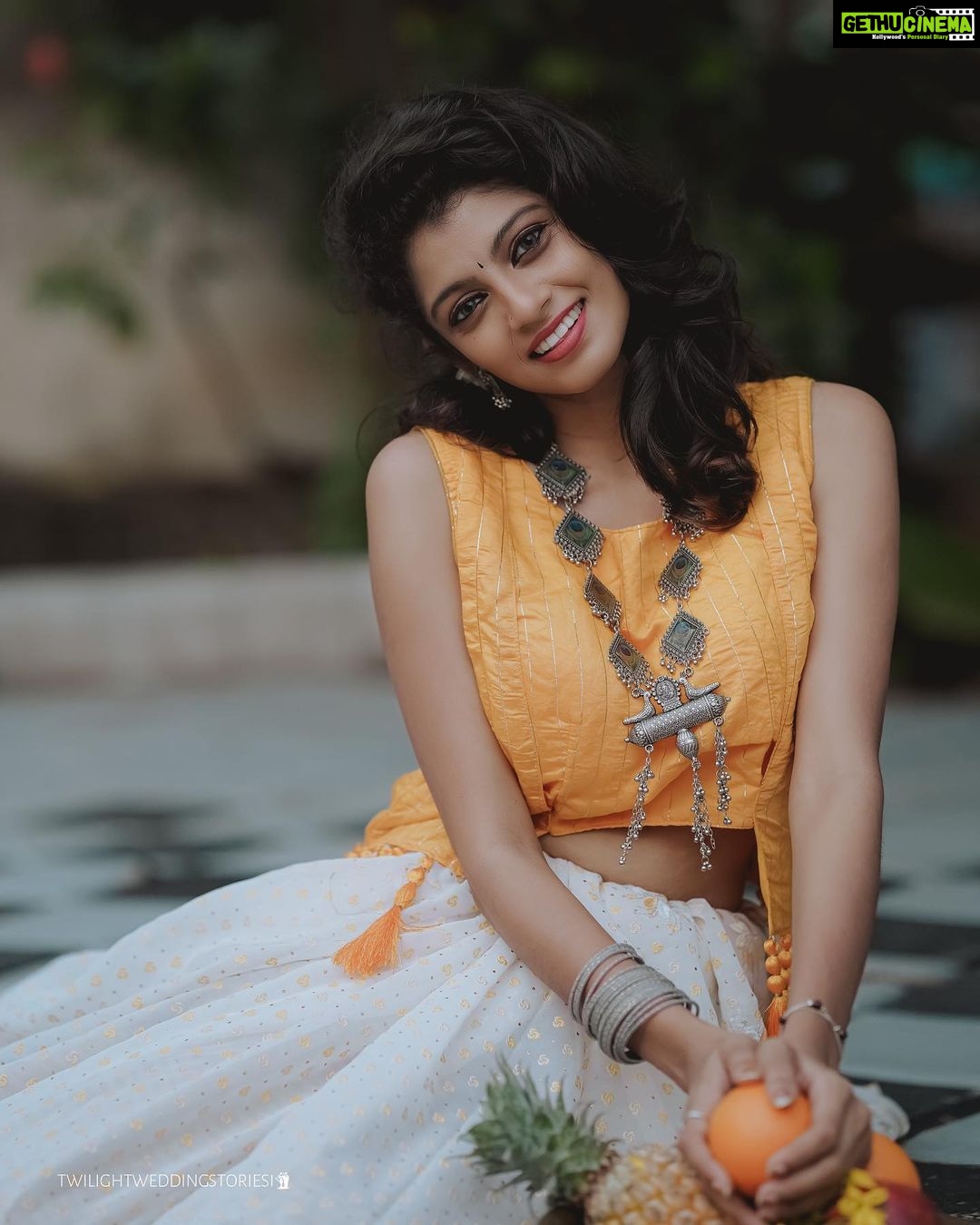Shruthi Rajanikanth Instagram - Wrapped 🌼✨ 📸 @_twilightweddingstories mua @magnificentmakeupstudio