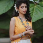 Shruthi Rajanikanth Instagram - Vishu morning 🌼🦋 📸 @_twilightweddingstories mua @magnificentmakeupstudio