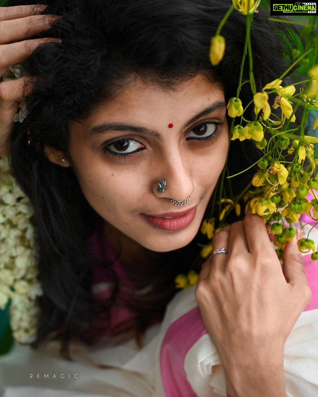 Shruthi Rajanikanth Instagram - Wishing you all a peaceful vishu β¨πΌπ» πΈ @the_______survivor